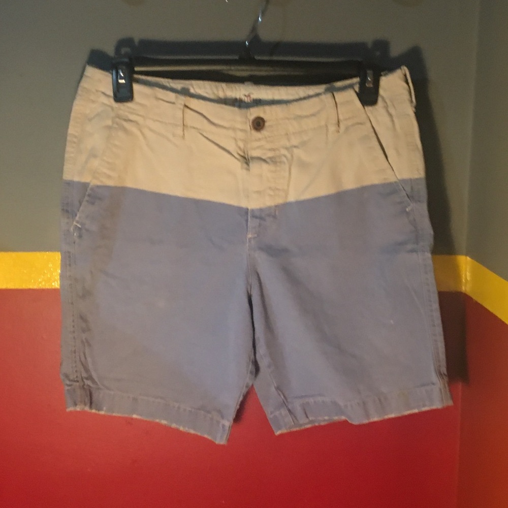 Waist 33 Hollister shorts